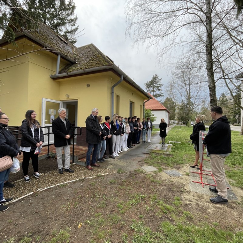 Kupakgyűjtő szívet avattak 03